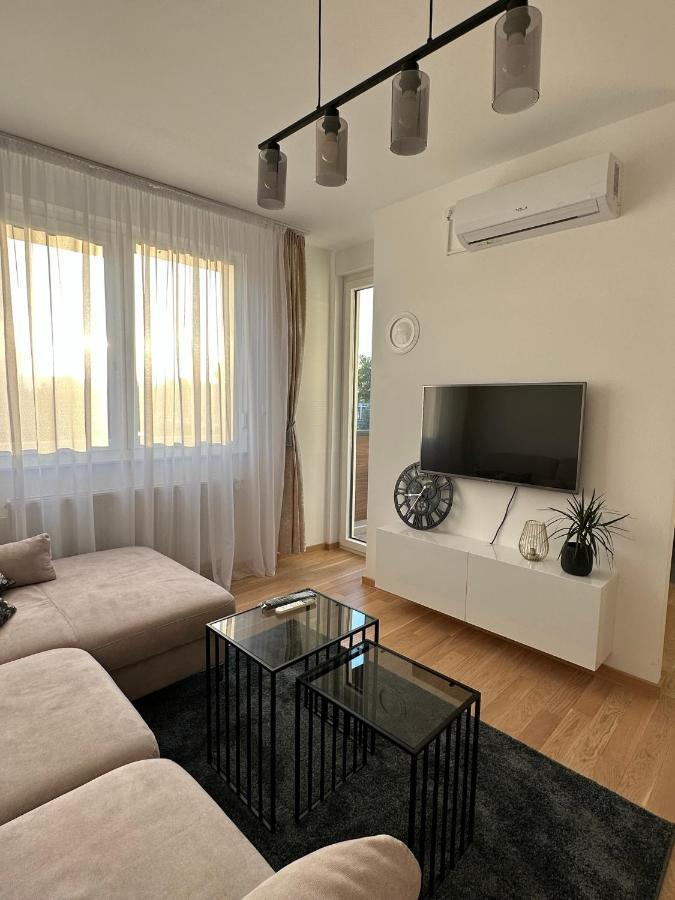 Apartman Ema 巴尼西卢卡 外观 照片